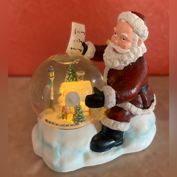 Santa checking his list snow globe - Picture 2 of 2